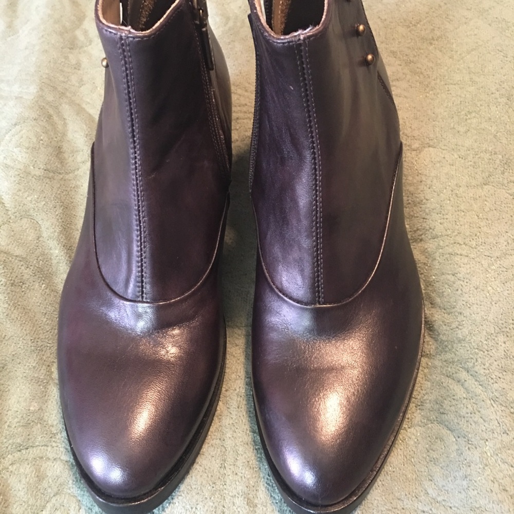 NEW ITALEAU Italian Handmade Leather Bootie  7.5